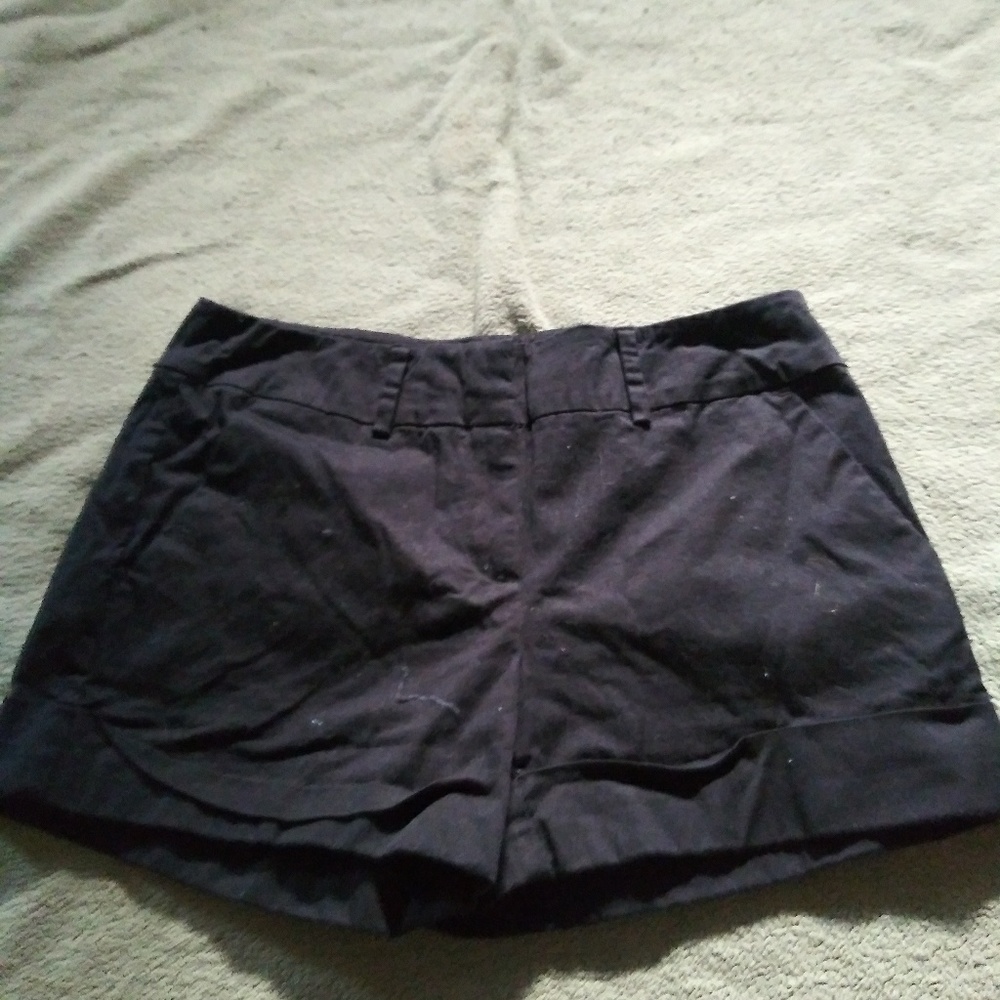 New York and CO black shorts